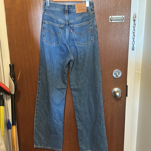 Levi’s High Loose Jeans - Picture 9 of 12